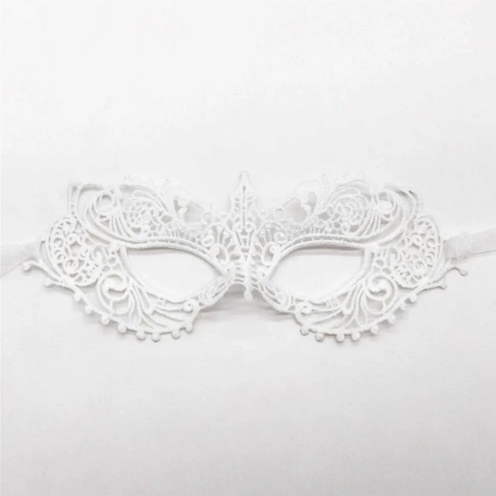 картинка Белая ажурная маска от магазина Одежда+