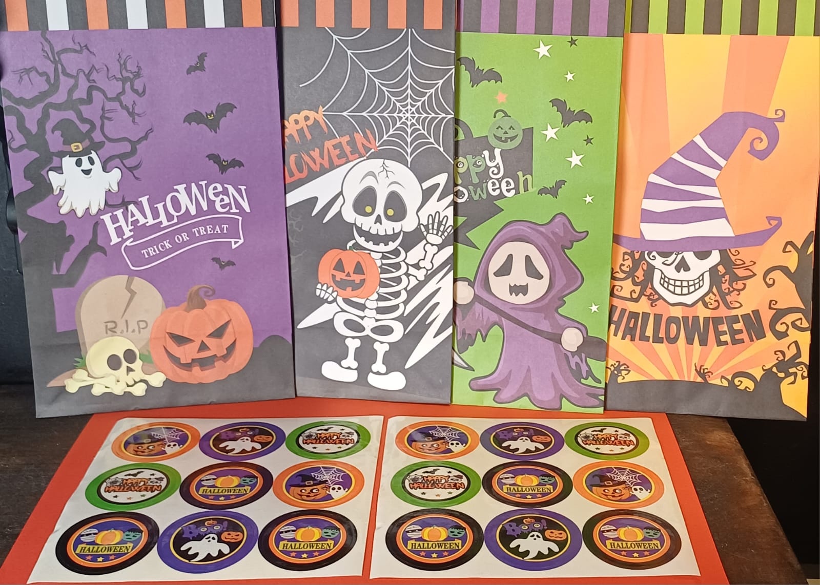 картинка Бумажные пакеты для конфет на Хэллоуин (12 шт.) от магазина Одежда+