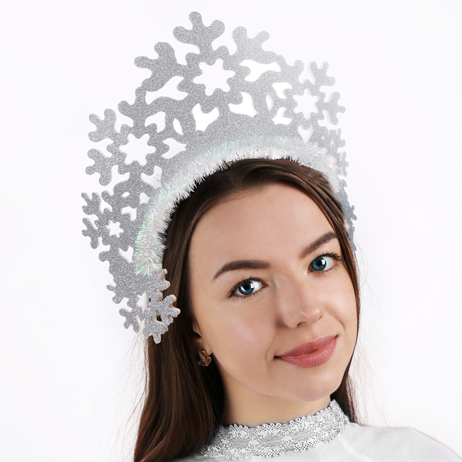 картинка Корона Снежной королевы серебристые снежинки от магазина Одежда+