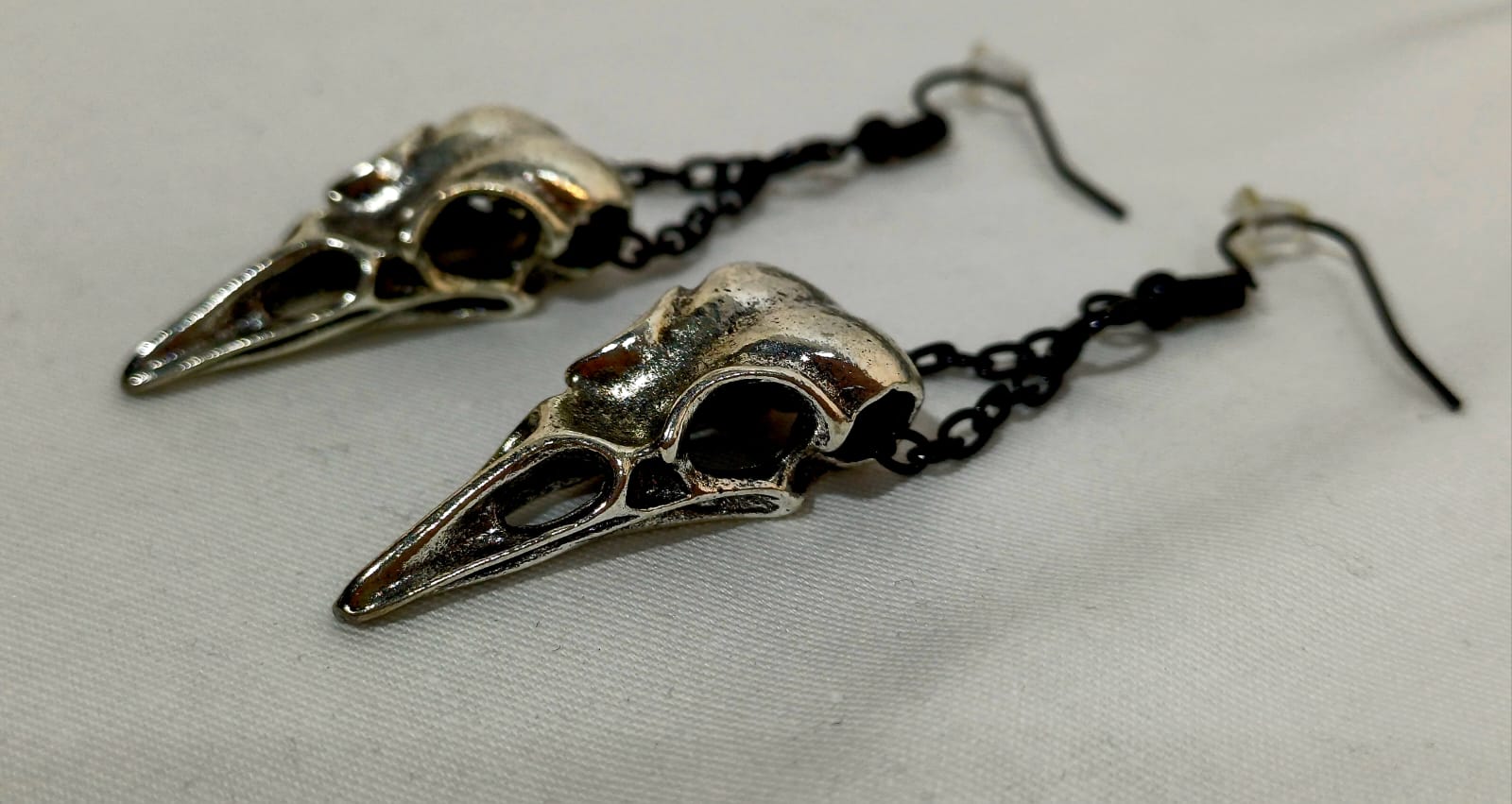 картинка Серьги «Череп ворона» от магазина Одежда+