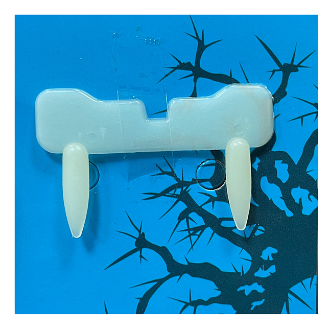 картинка Клыки вампира светонакопительные от магазина Одежда+