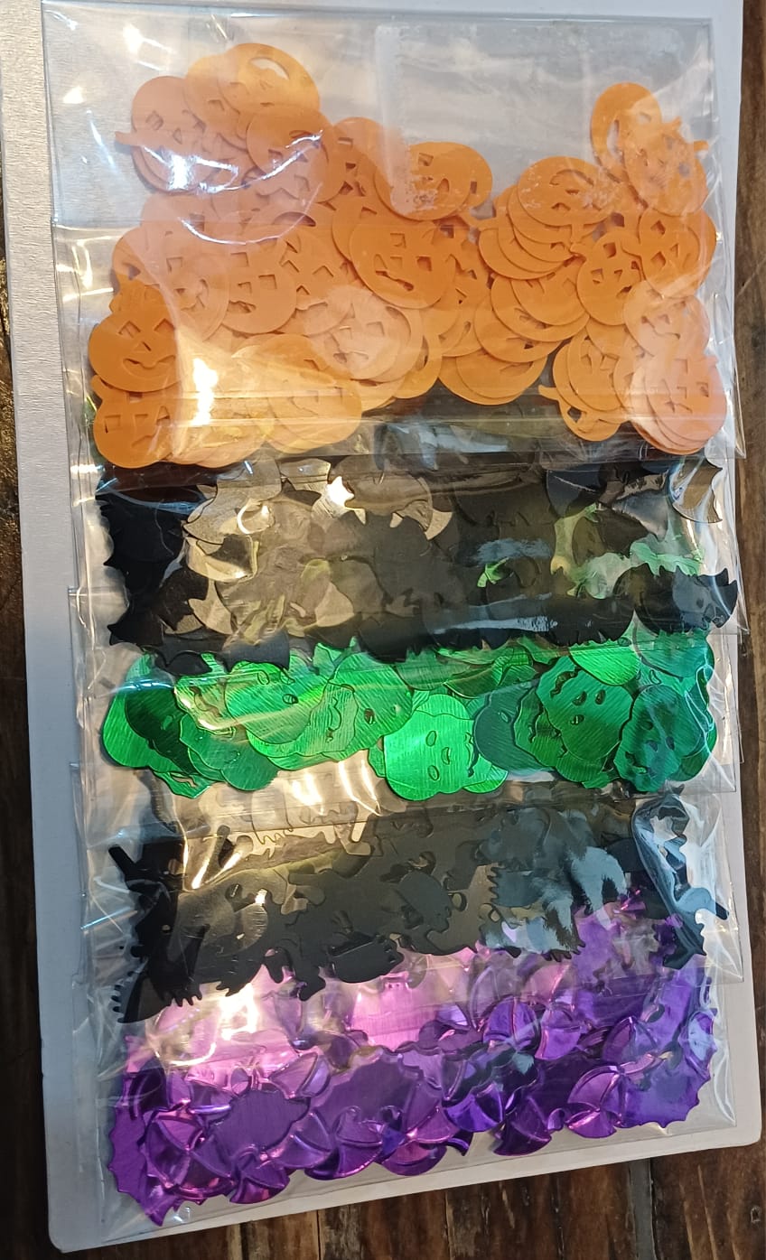 картинка Конфетти на Хэллоуин «Летучие мыши, черепа, ведьмы» от магазина Одежда+