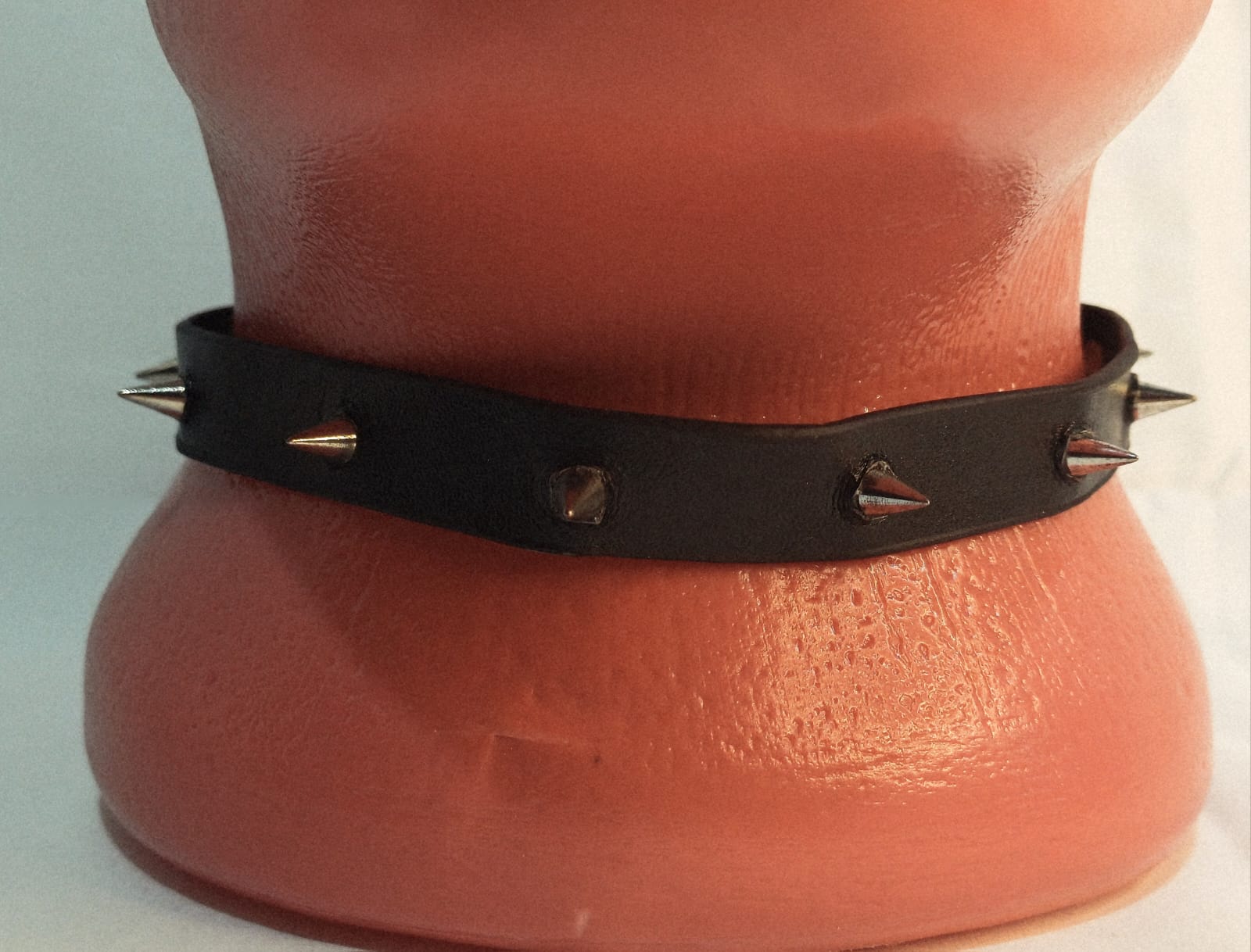 картинка Чокер с шипами в ассортименте от магазина Одежда+