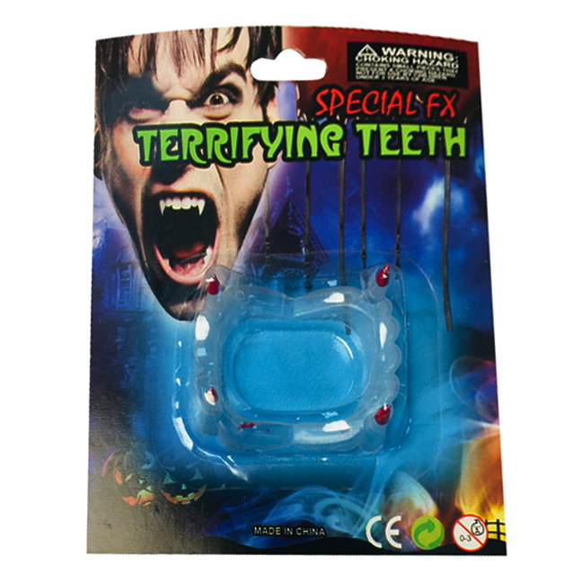 картинка Детские зубы вампира с кровью от магазина Одежда+