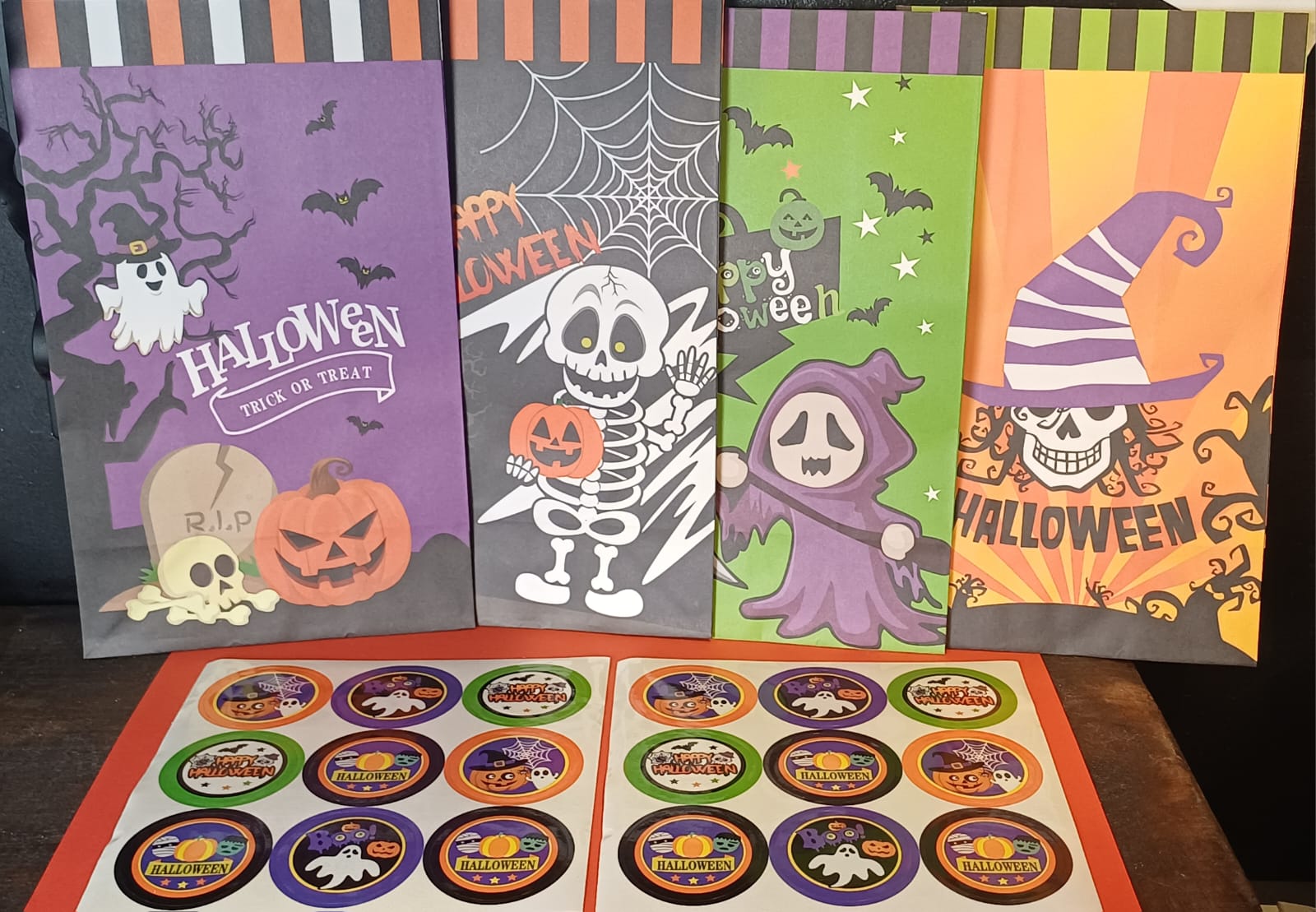 картинка Бумажные пакеты для конфет на Хэллоуин (12 шт.) от магазина Одежда+