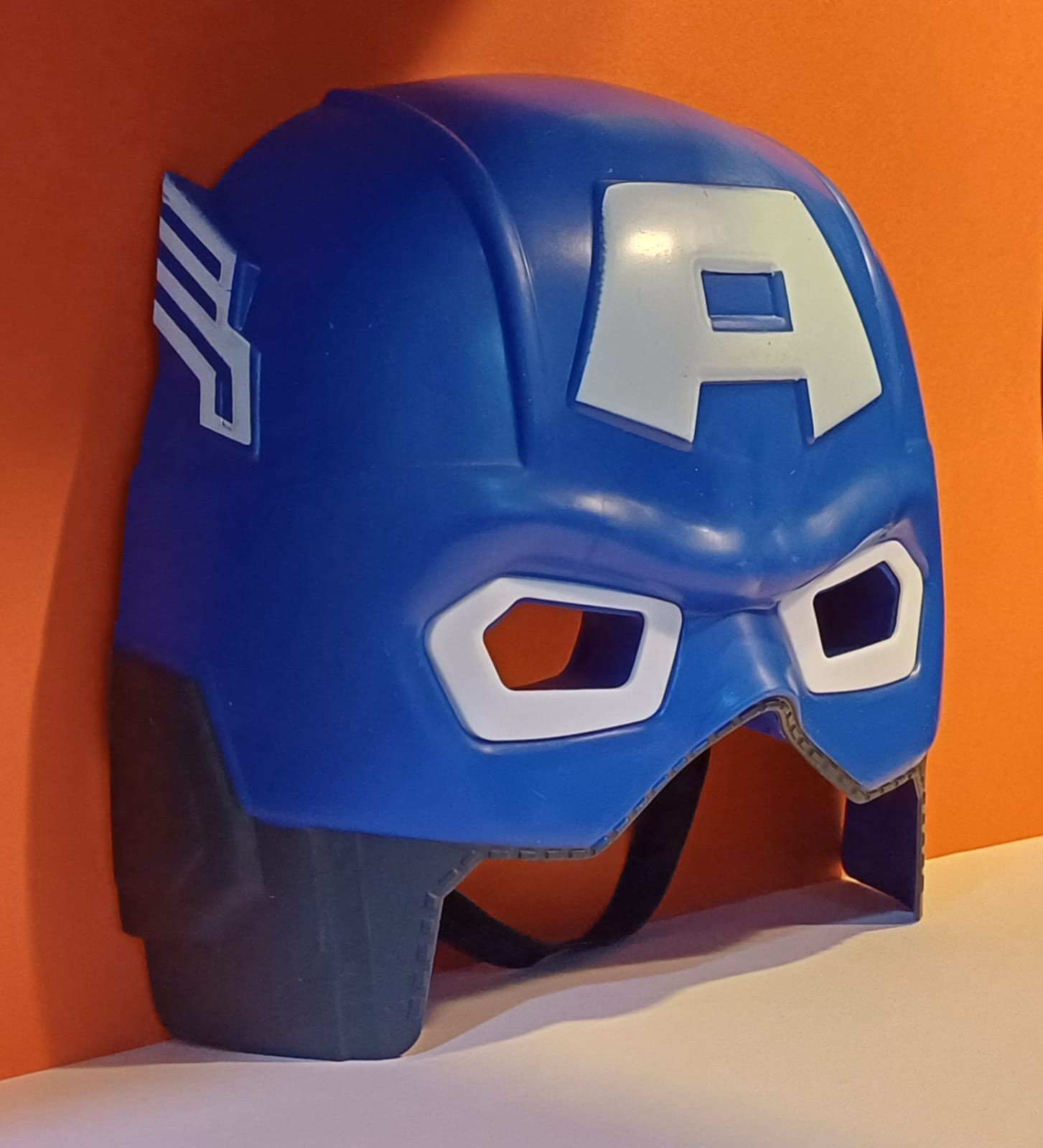 картинка Маска «Капитан Америка» светящаяся в темноте от магазина Одежда+