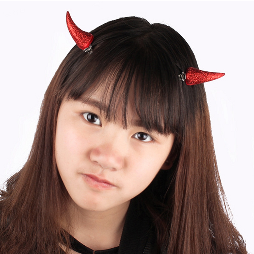 картинка Красные рожки дьявола на заколках от магазина Одежда+