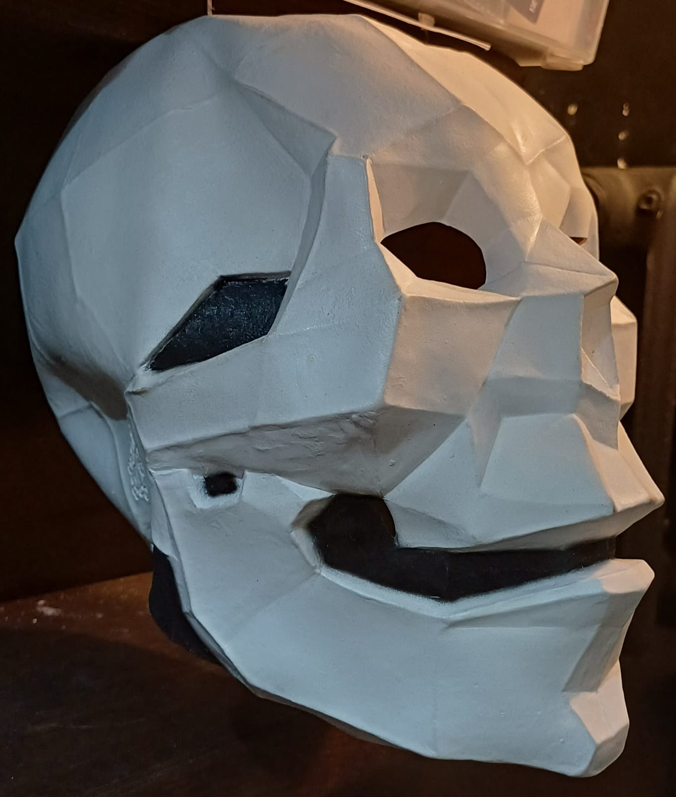 картинка Латексная маска-полигон «Череп» от магазина Одежда+