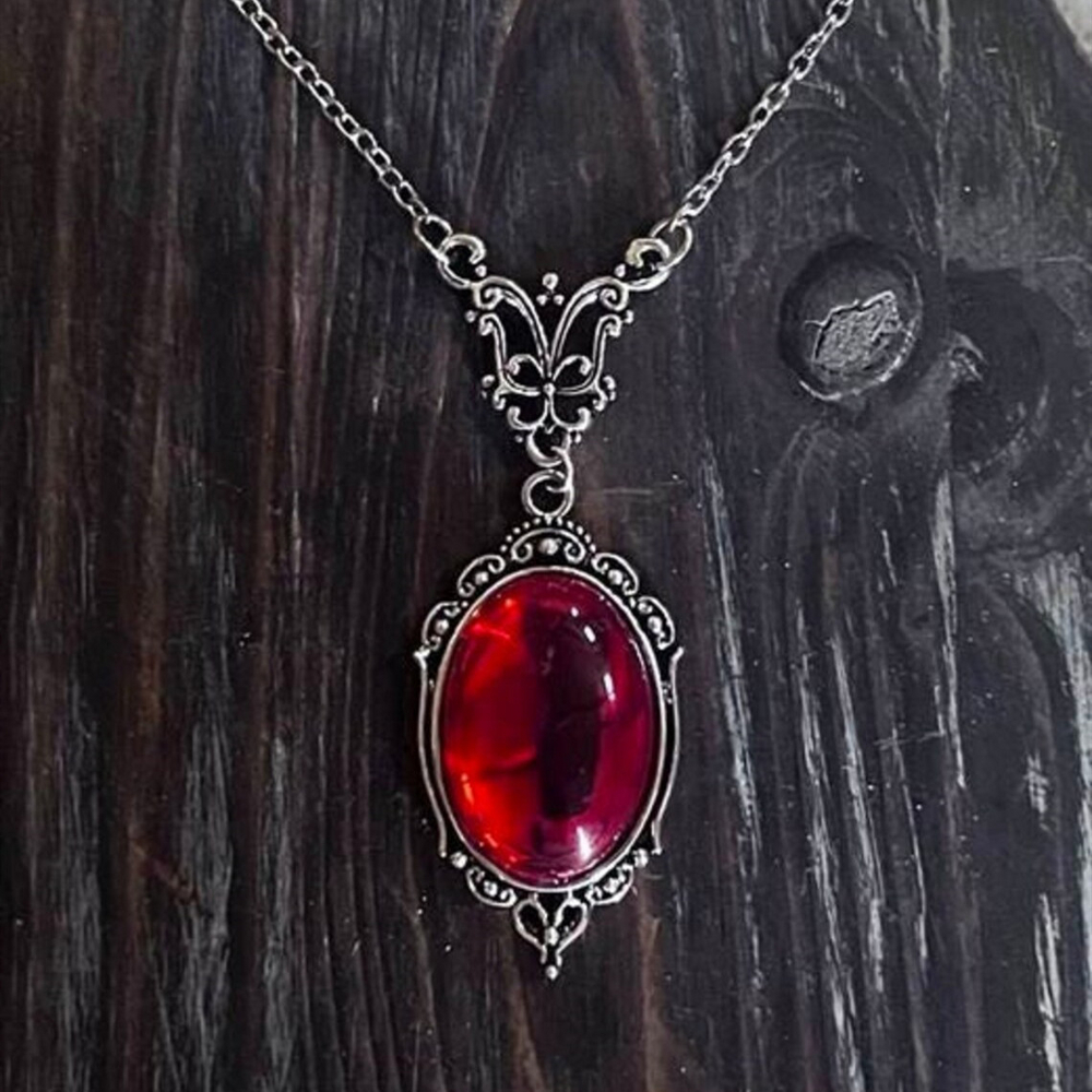 картинка Винтажный кулон с красным камнем от магазина Одежда+