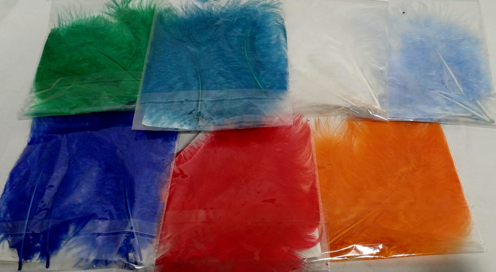 картинка Перо страусиное малое в ассотрименте от магазина Одежда+