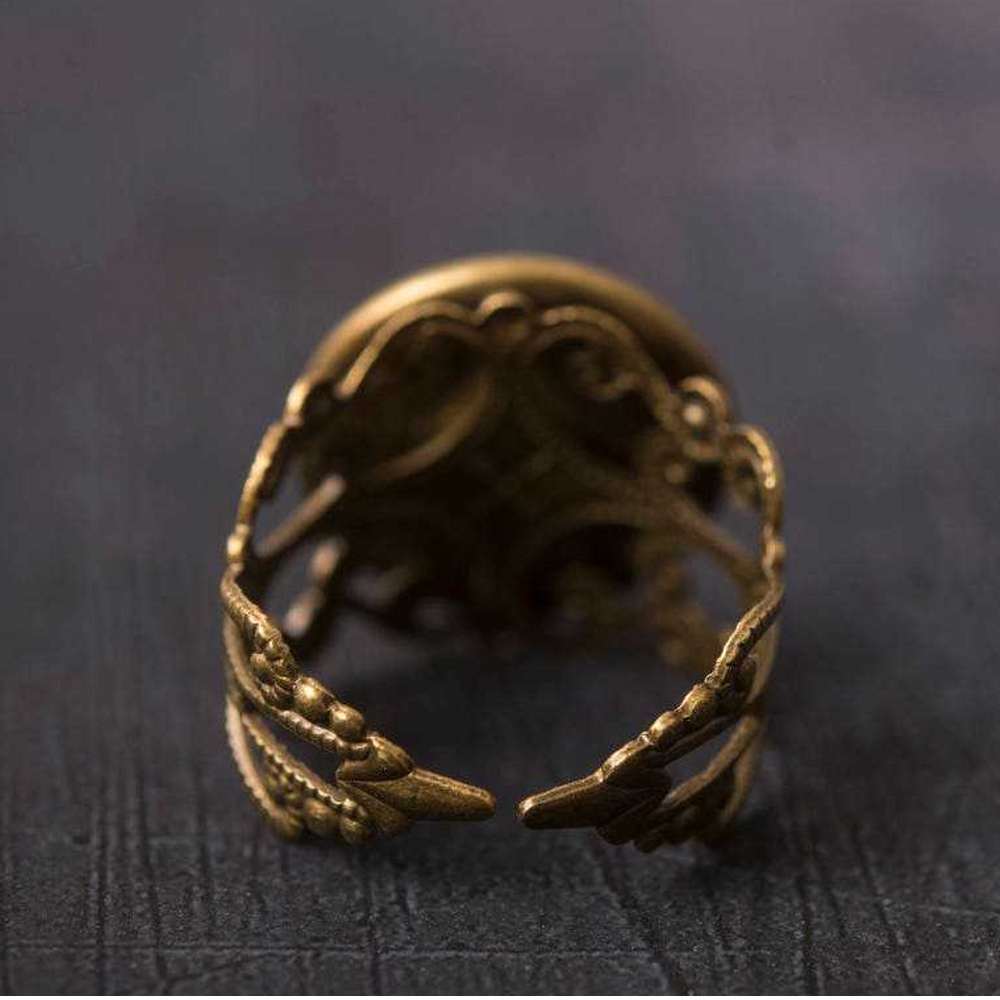 картинка Готическое кольцо «Колдовство» от магазина Одежда+