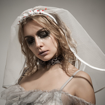 Белая фата «Кровавая невеста»