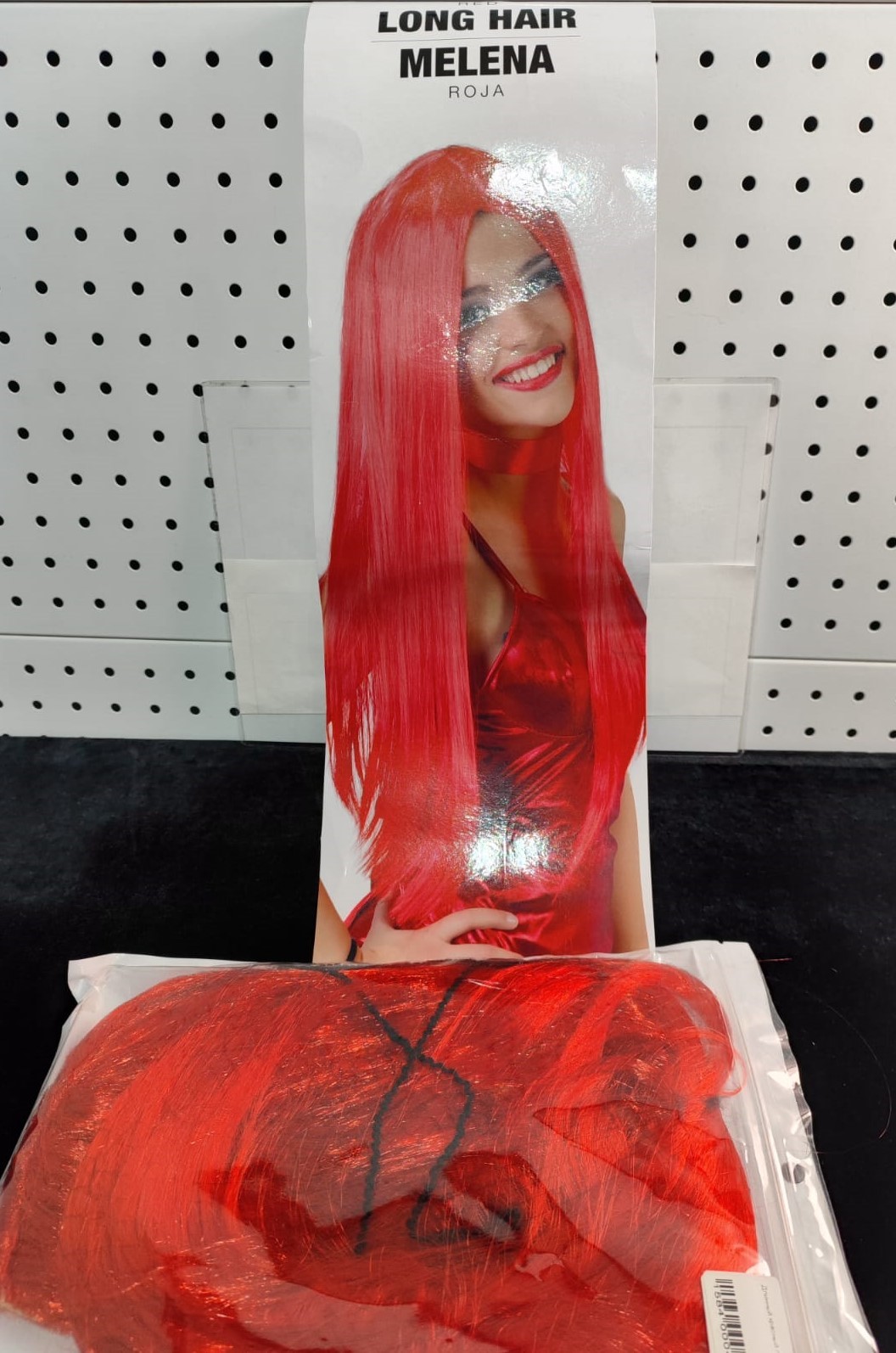 картинка Длинный красный парик от магазина Одежда+