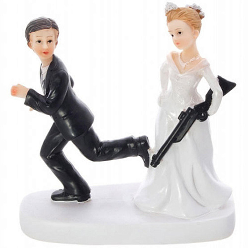 Фигурка на торт "Невеста с ружьем" - украшение свадебного торта