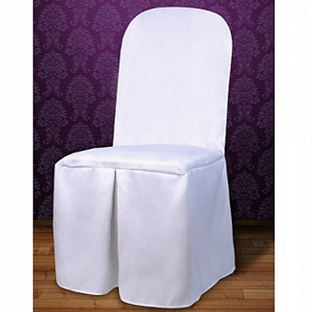 Белый чехол на стулья с загругленной спинкой - украшение свадебного зала