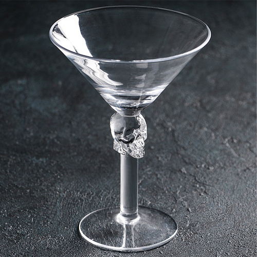 Стеклянный бокал для мартини с черепом