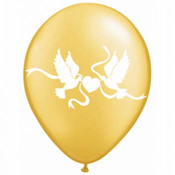 Золотые свадебные шары с голубями - украшение свадебного зала