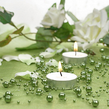 Темно-зеленая жемчужная гирлянда - украшение свадебного стола