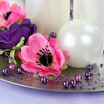 Пурпурная жемчужная гирлянда - украшение свадебного стола